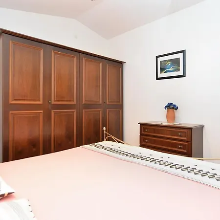 Apartamento Vrcevan 811 *