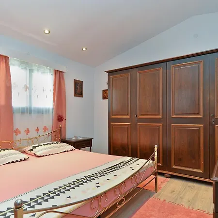 Apartamento Vrcevan 811 *