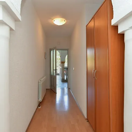 Vrcevan 811 Apartment *