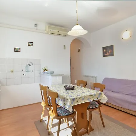 Vrcevan 811 * Medulin