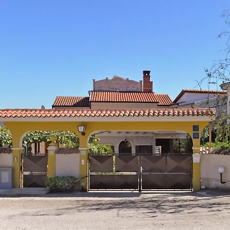 Apartamento Vrcevan 811 *